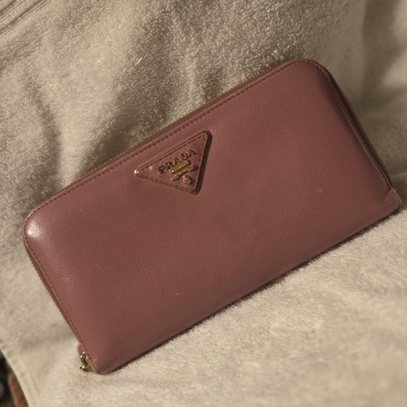 Prada Dusty Rose Leather Wallet EUC - Picture 2 of 16